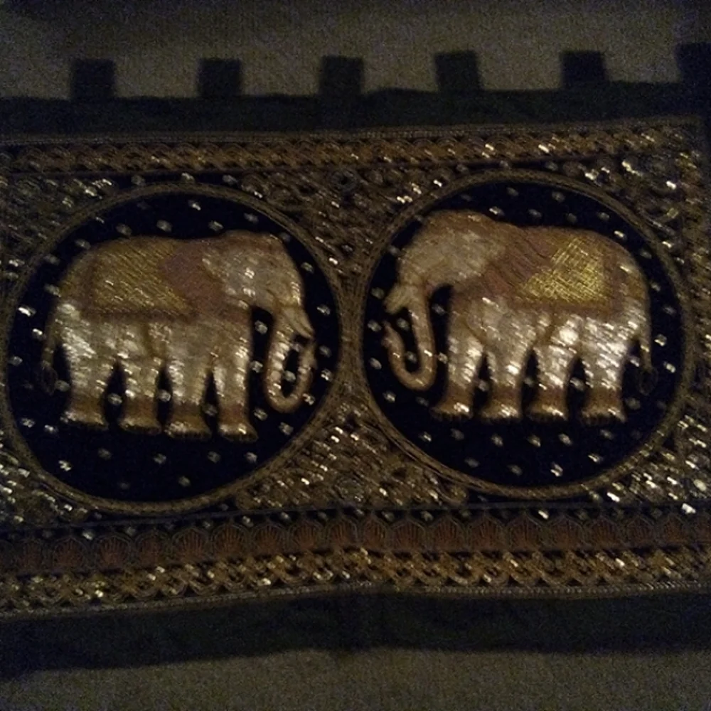 2 HANDCRAFTED OF THAI ELEPHANTS. SIZE 54 BY 33 INCHES. 3D. $400.00 OR ONE $230